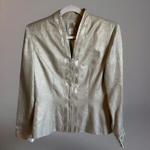 Adrianna Papell NWT’s Silk Blazer Top Women’s  SZ 6 buttons & snaps pretty trim